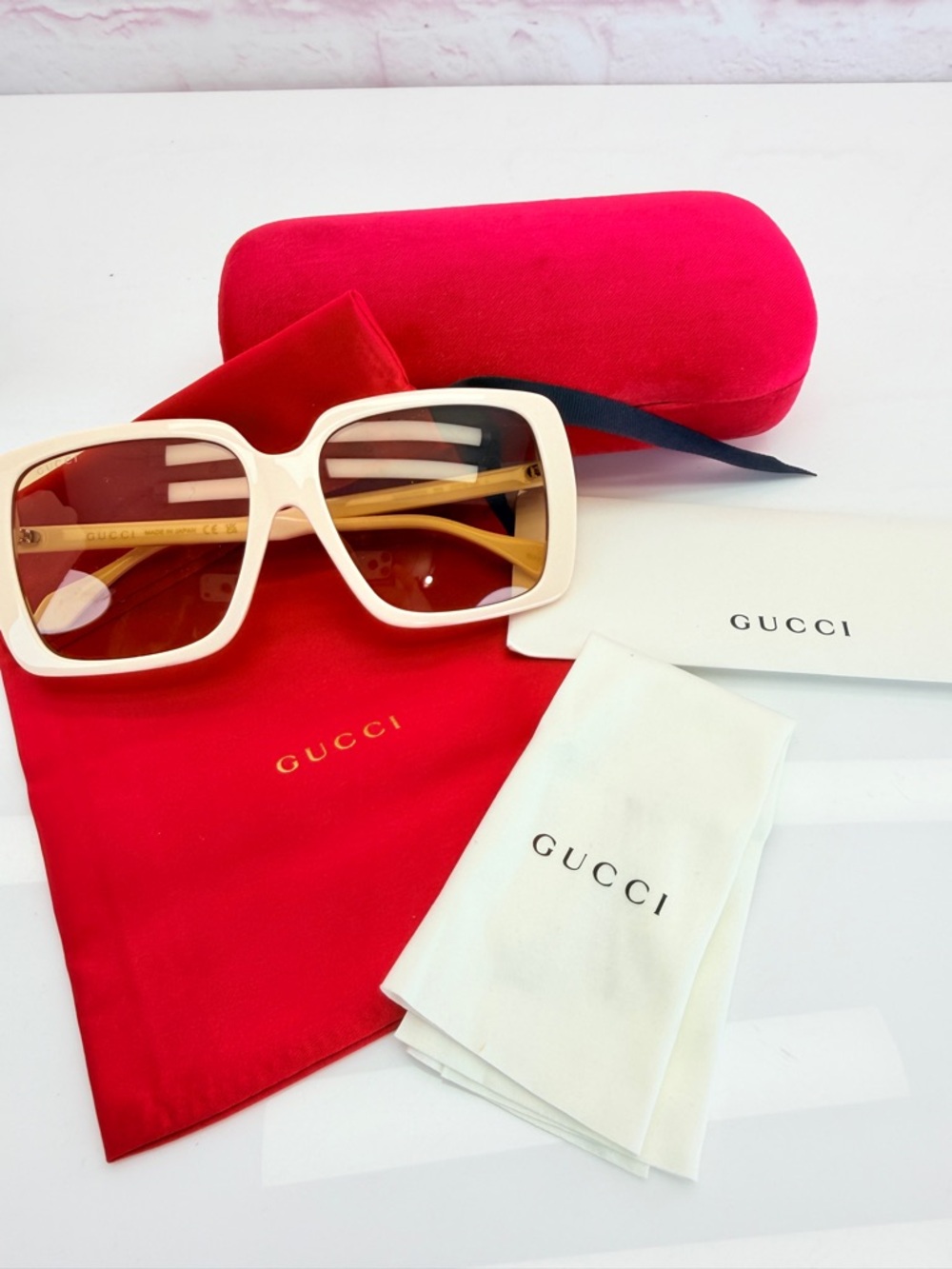 Gucci Cream 'I Love You' Square Sunglasses GG0567SAN - Picture 12 of 13